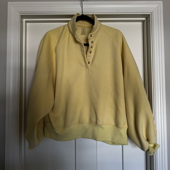 Altar’d State Peak Balloon Sleeve Pullover size medium - Picture 6 of 7